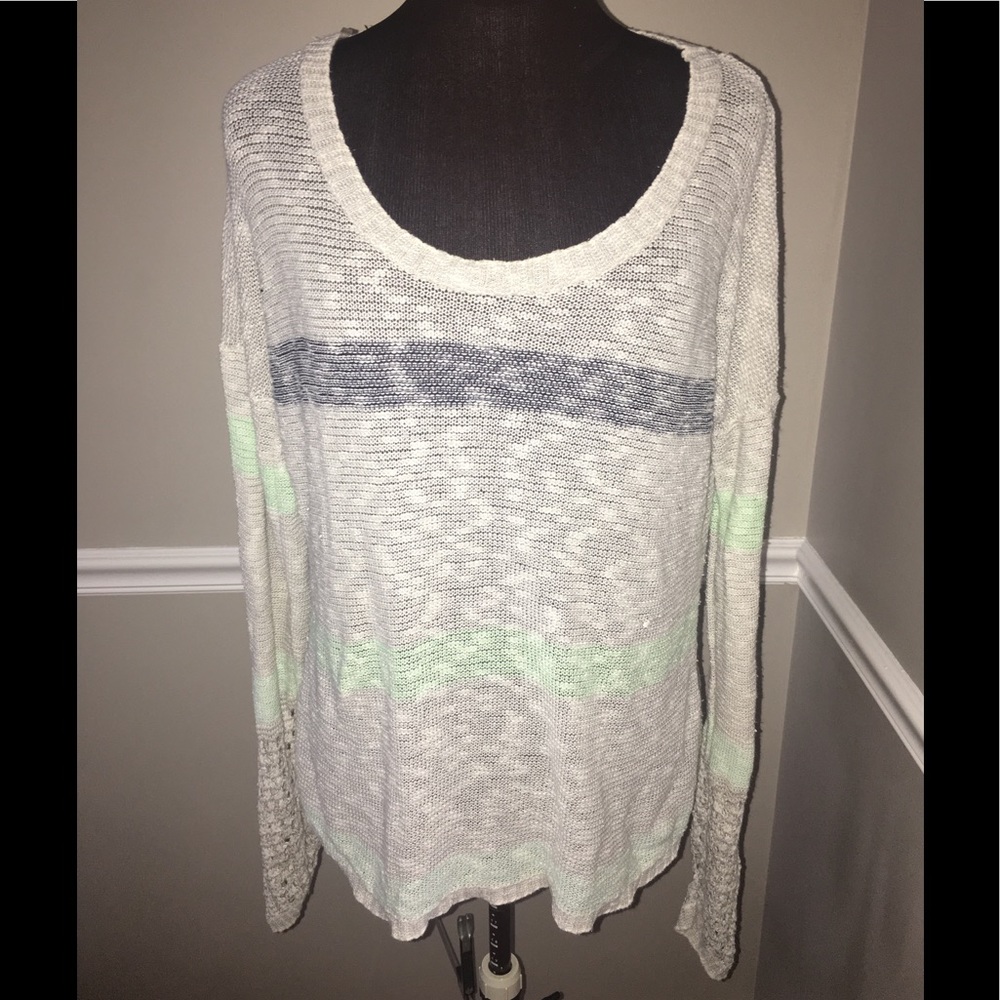 Maurice’s women’s sweater‎ sz L